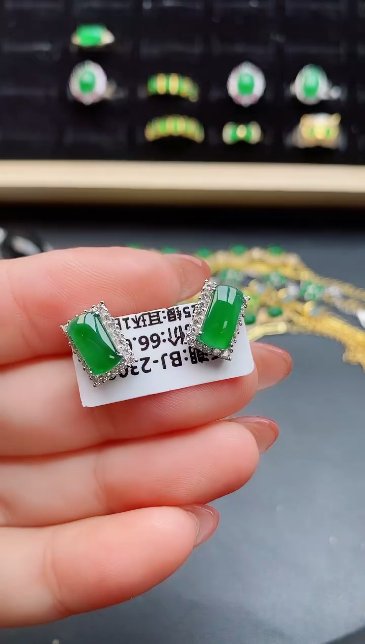 【闪购商品】翡翠耳饰银S925镶嵌12121