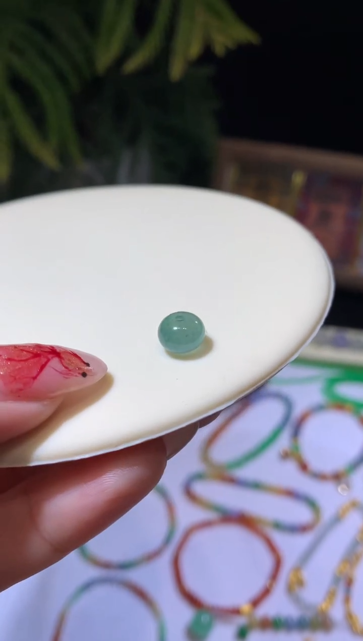 【闪购商品】定制翡翠未镶嵌8.2/6.1*珠子500+50