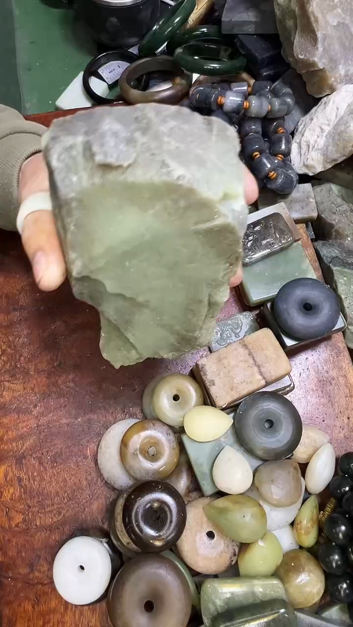 未镶嵌和田玉珠宝半成品1