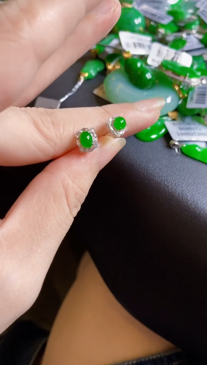 翡翠18K金镶嵌颈饰耳钉