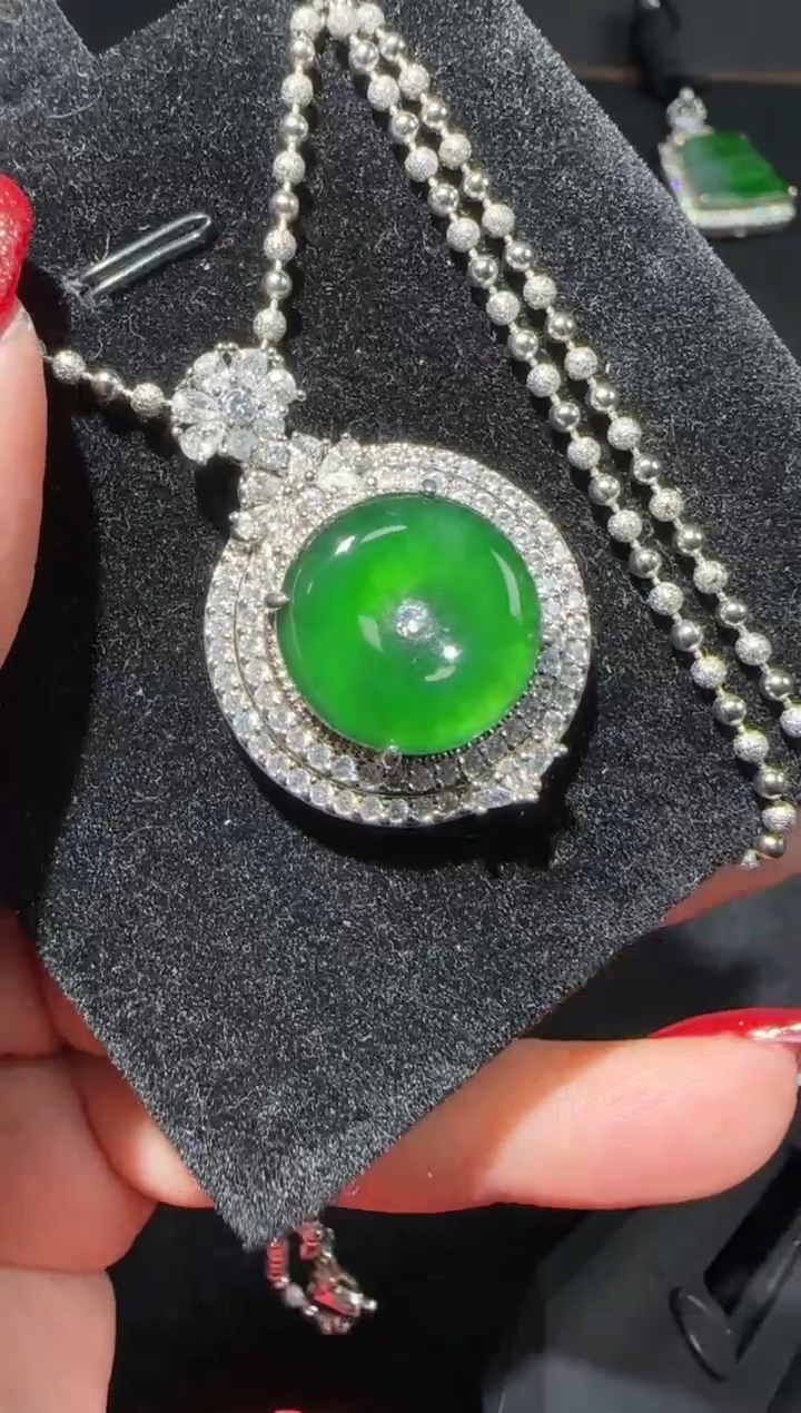 【闪购商品】翡翠吊坠(赠链)未镶嵌多样性发货拍一发一