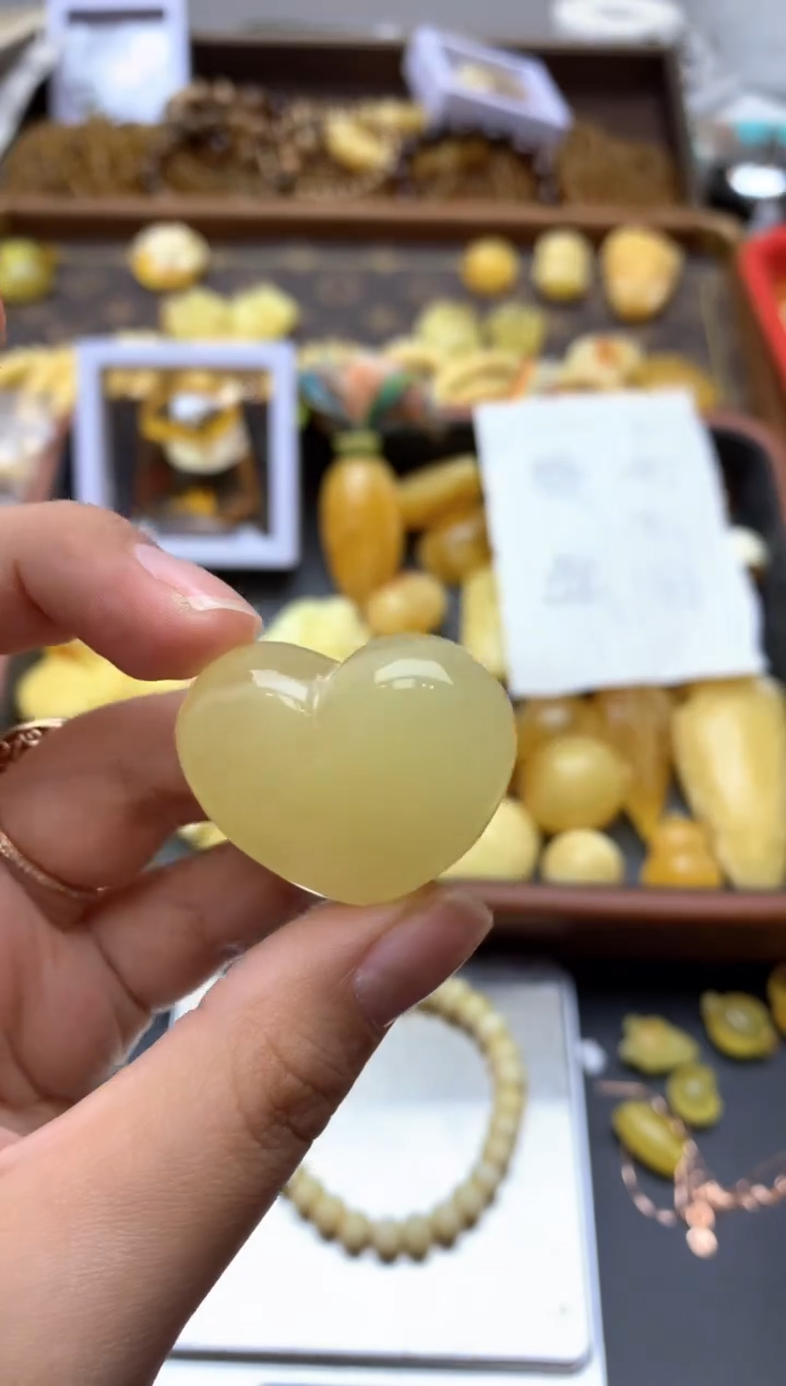 【闪购商品】琥珀珠宝奇石未镶嵌120琥珀蜜蜡花粉有纹小坑介意勿拍