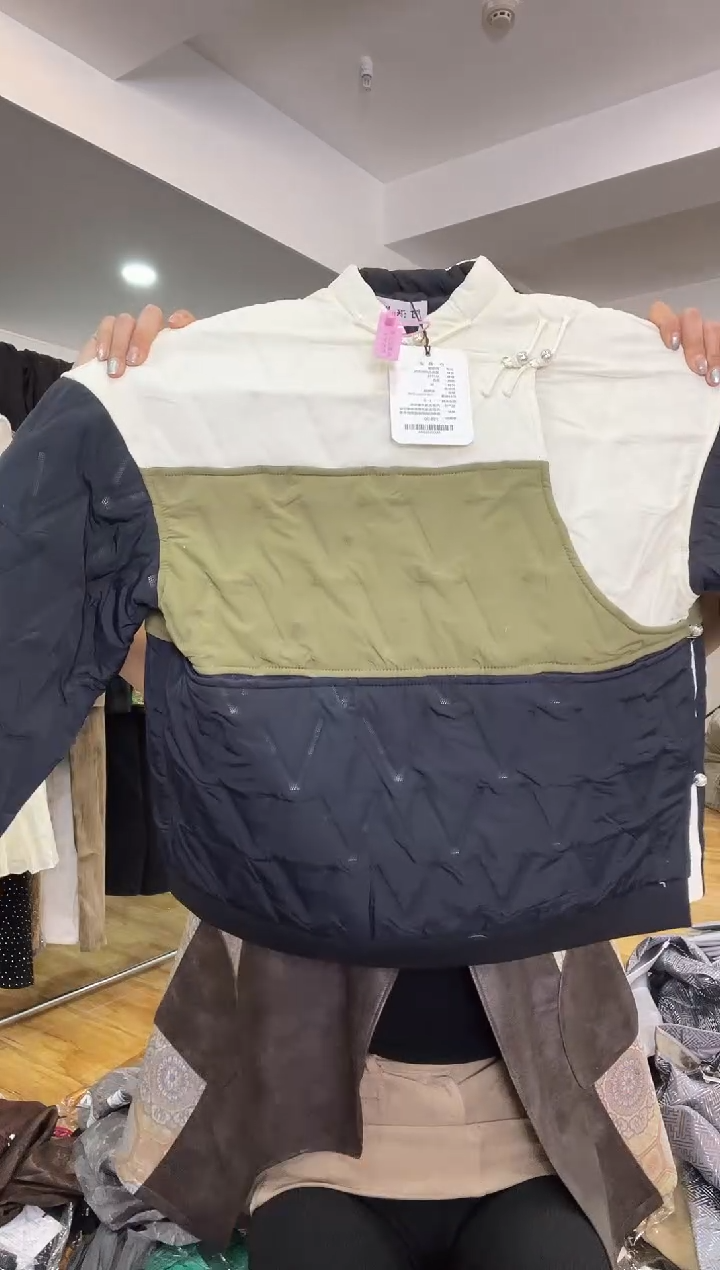 外套       M码        140斤
