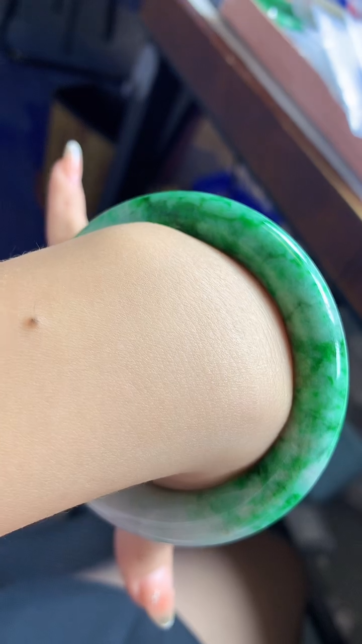 【闪购商品】翡翠手镯未镶嵌手镯