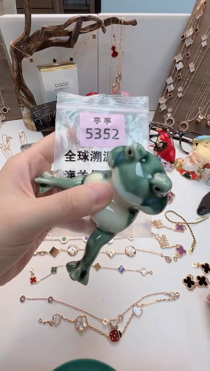 乖****野华禄甄选阁亭亭总铺