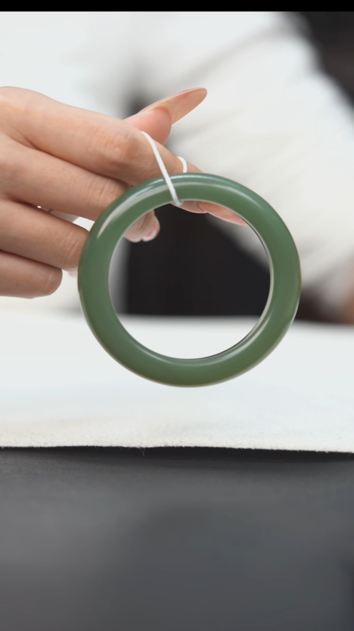 未镶嵌手镯和田玉HA00836粉青手镯-----圈口55.5