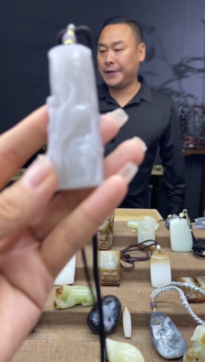 颈饰未镶嵌和田玉1