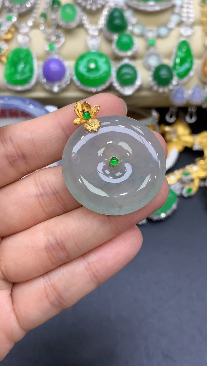 颈饰18K金镶嵌翡翠255-中国好珍宝