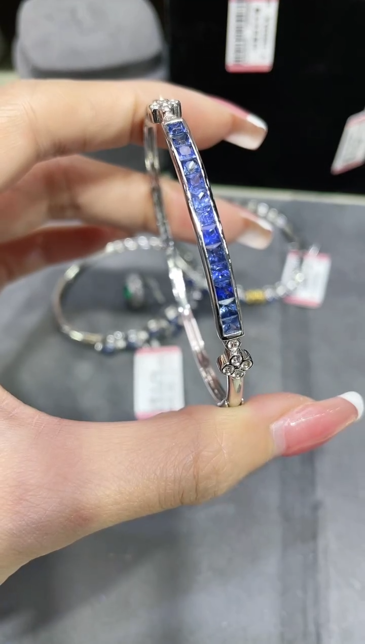 【闪购商品】蓝宝石手镯18K金镶嵌·