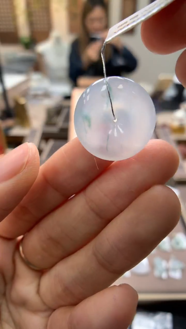 颈饰未镶嵌翡翠平安扣