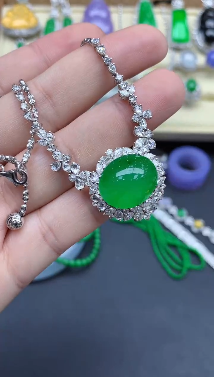 【闪购商品】翡翠颈饰18K金镶嵌666-中国好珍宝