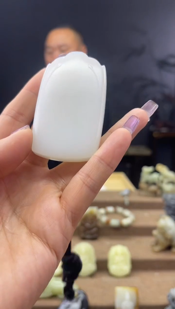 颈饰未镶嵌和田玉1