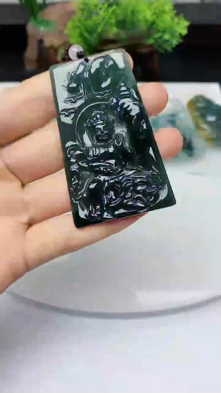 【闪购商品】翡翠颈饰未镶嵌