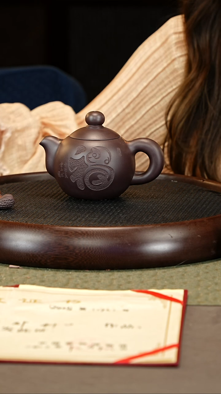 茶壶紫砂67 张彩萍 黑墩头 芙蓉珠350cc