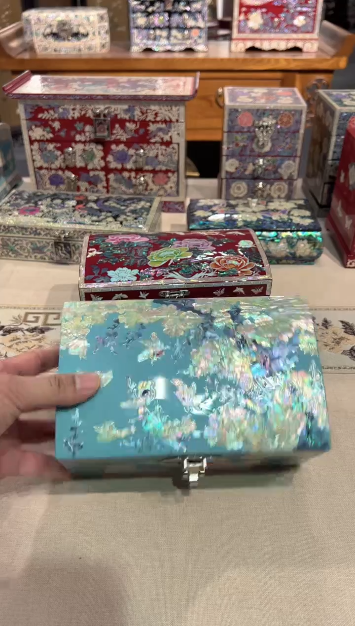 【闪购商品】鱼锁绒布底弘贝雅螺钿漆器文化馆