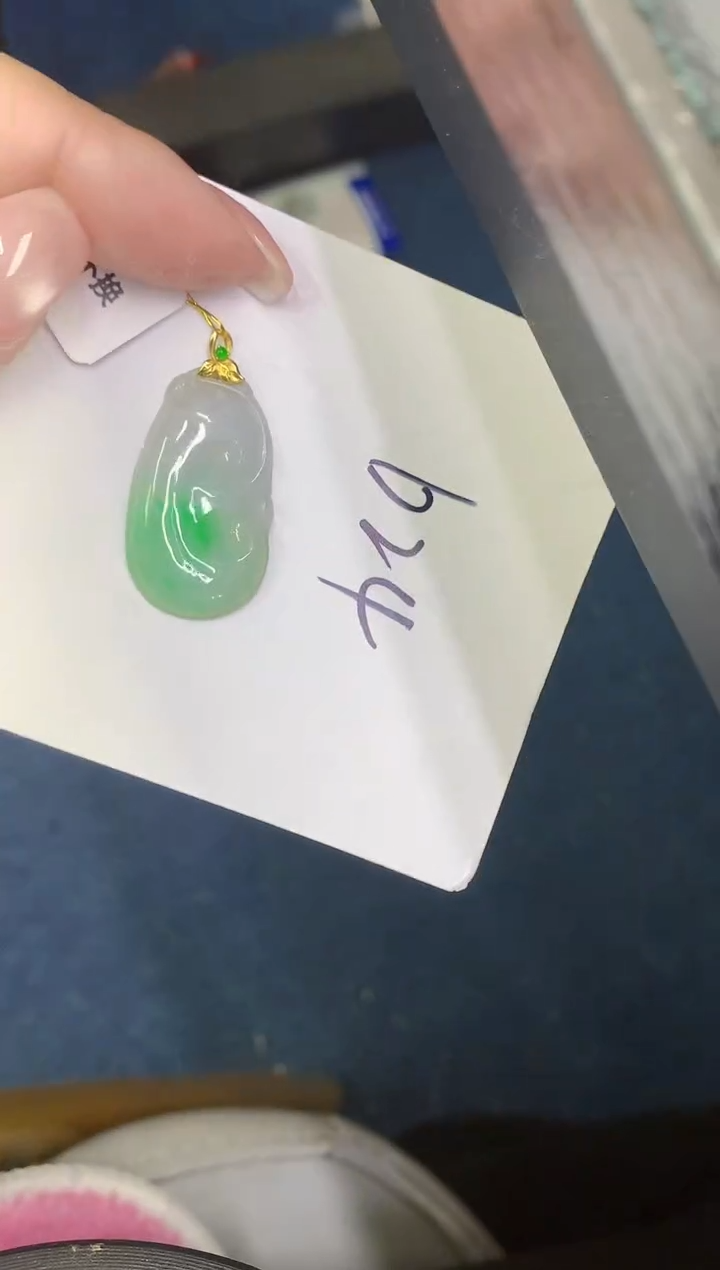 翡翠18K金镶嵌颈饰00000000000