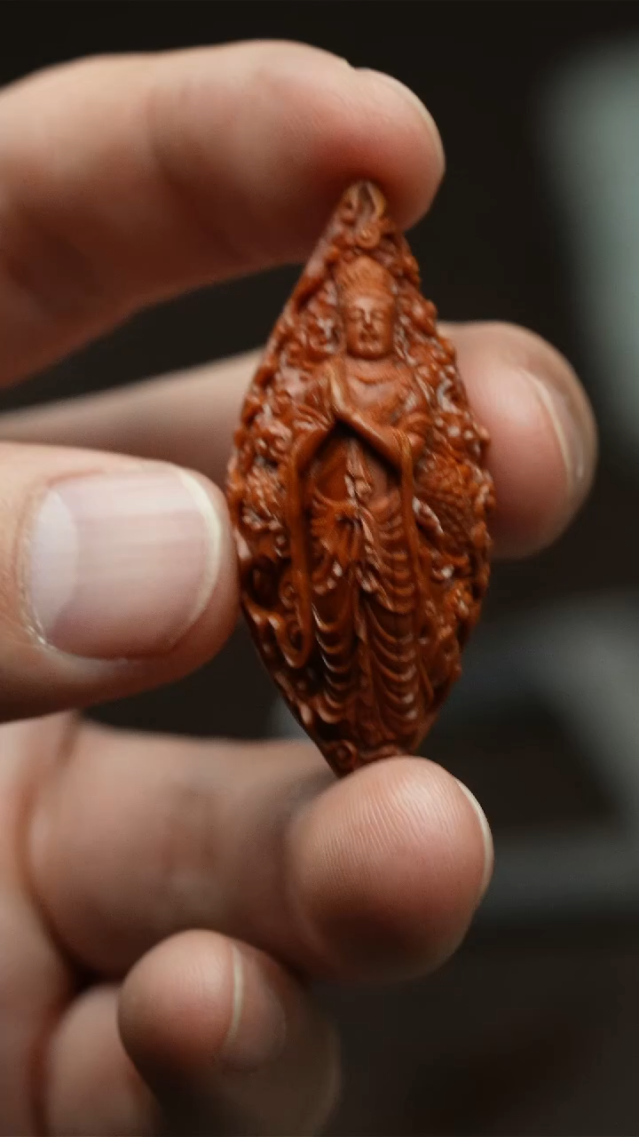 【闪购商品】橄榄核吊坠龙观音