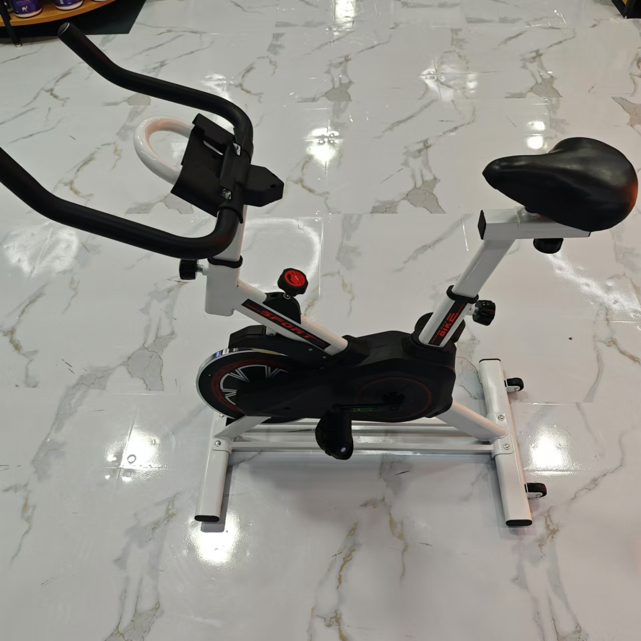 动感单车家用自行车健身房专用运动器材脚踏小型静音锻炼