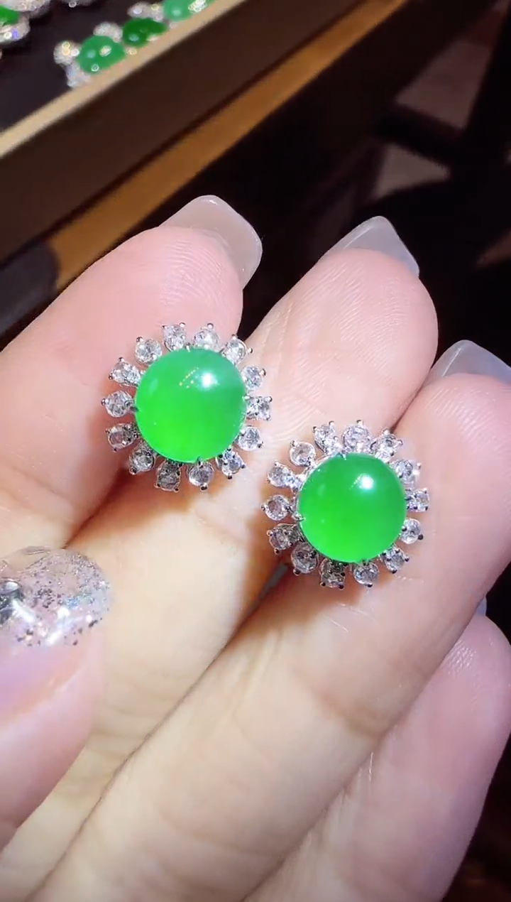 【闪购商品】翡翠耳饰18K金镶嵌蛋面