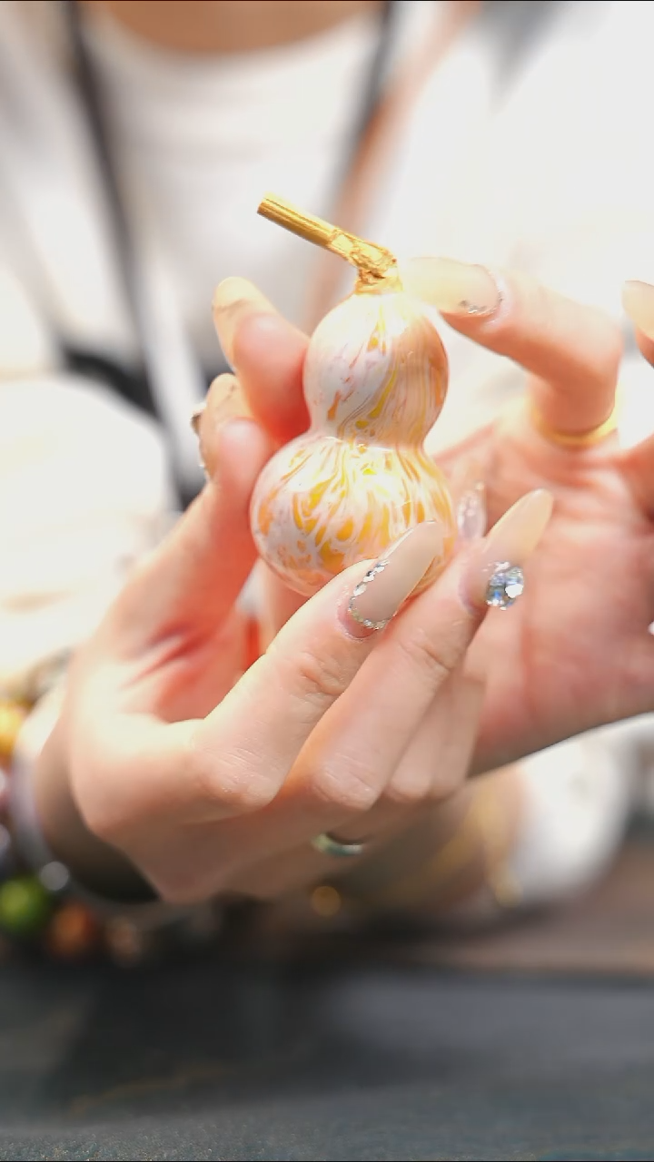 【闪购商品】XT226漂漆精致小手捻{未开口}