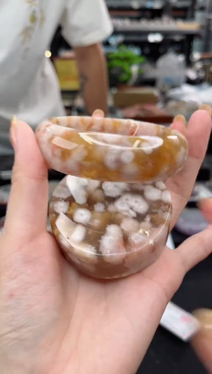 【闪购商品】石英质玉手镯未镶嵌62圈口（赠品镯心）381285