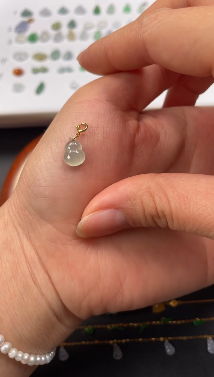 吊坠(不含链)18K金镶嵌翡翠一个JK305