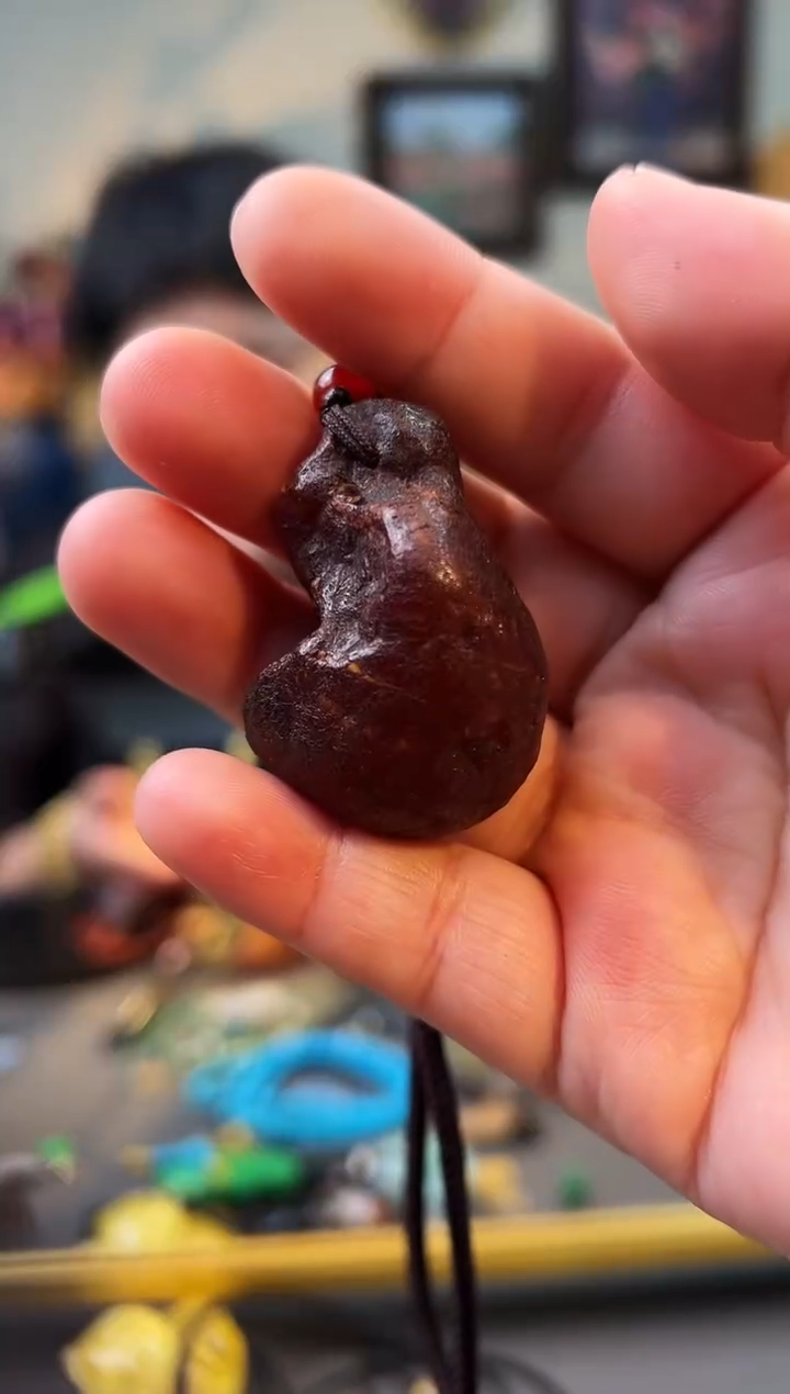 琥珀颈饰未镶嵌吊坠