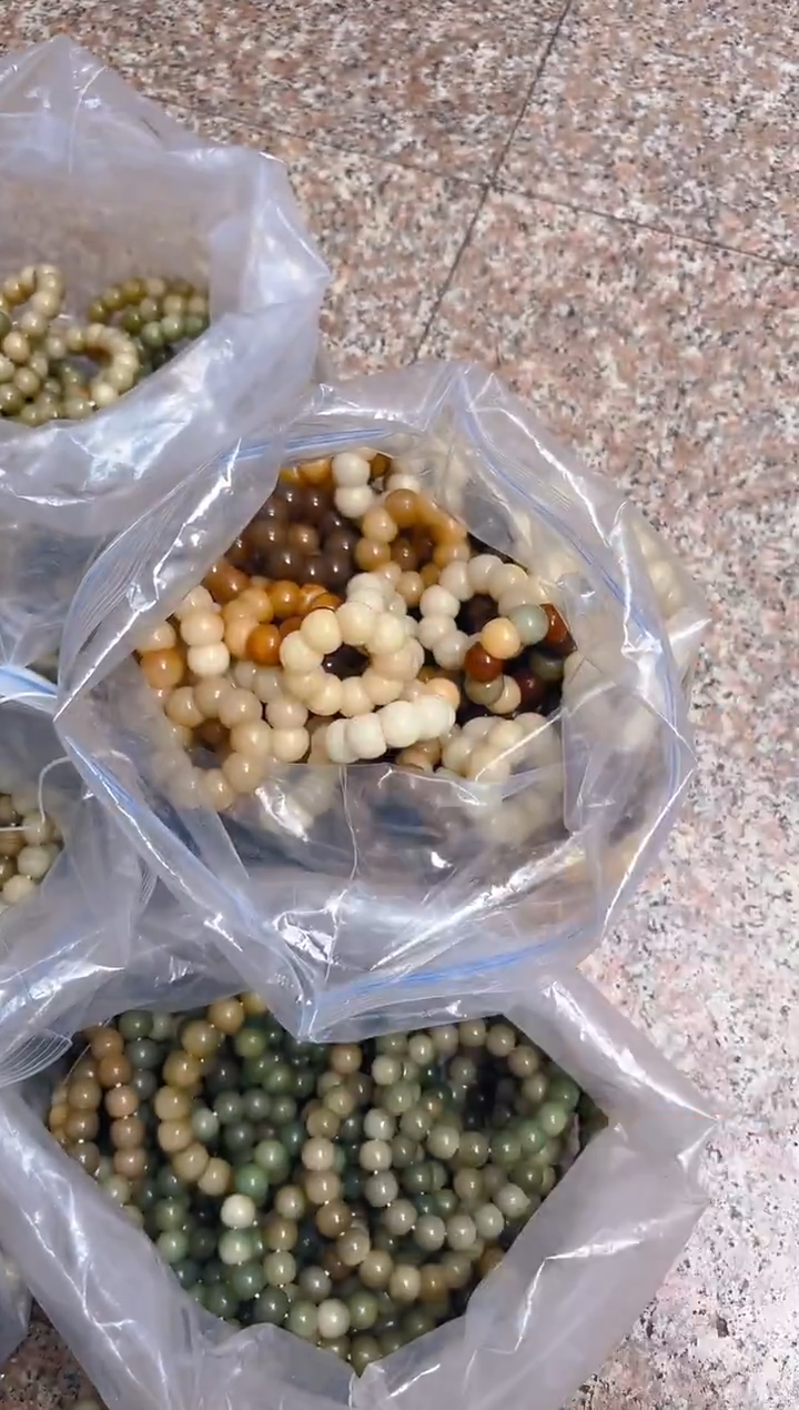 吊坠菩提根/象牙果混色手捻 随机一条
