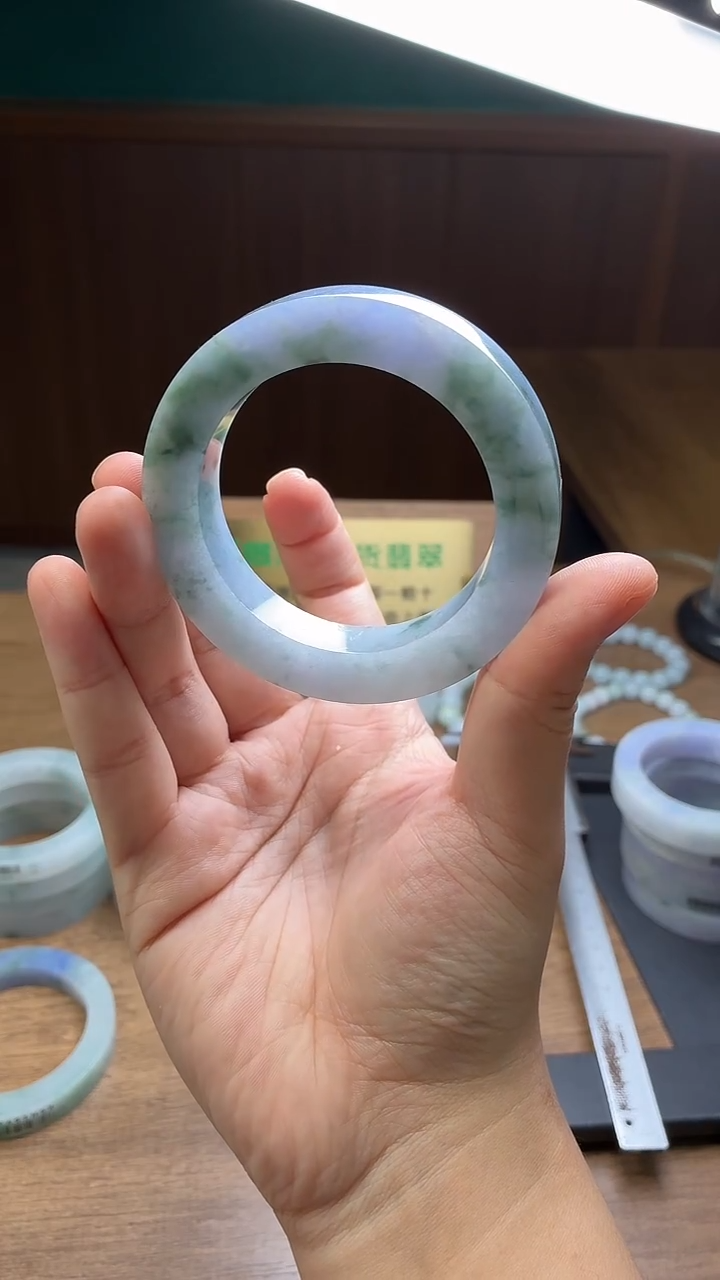 未镶嵌手镯定制翡翠星?定制