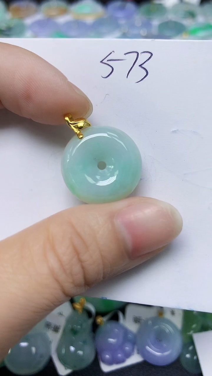 翡翠未镶嵌颈饰 天然缅甸翡翠A货