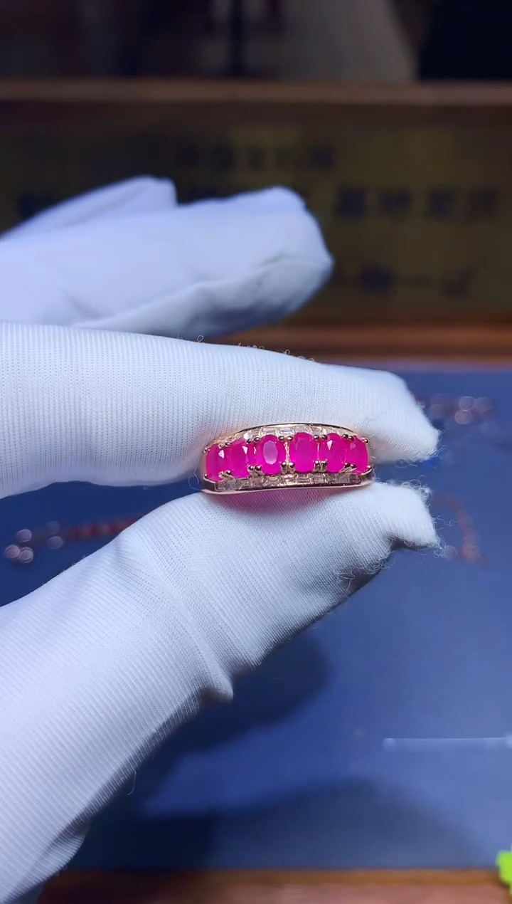 【闪购商品】红宝石戒指银S925镶嵌........