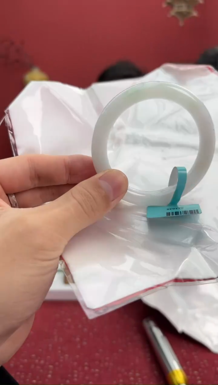 【闪购商品】翡翠手镯（圆镯）未镶嵌12手镯