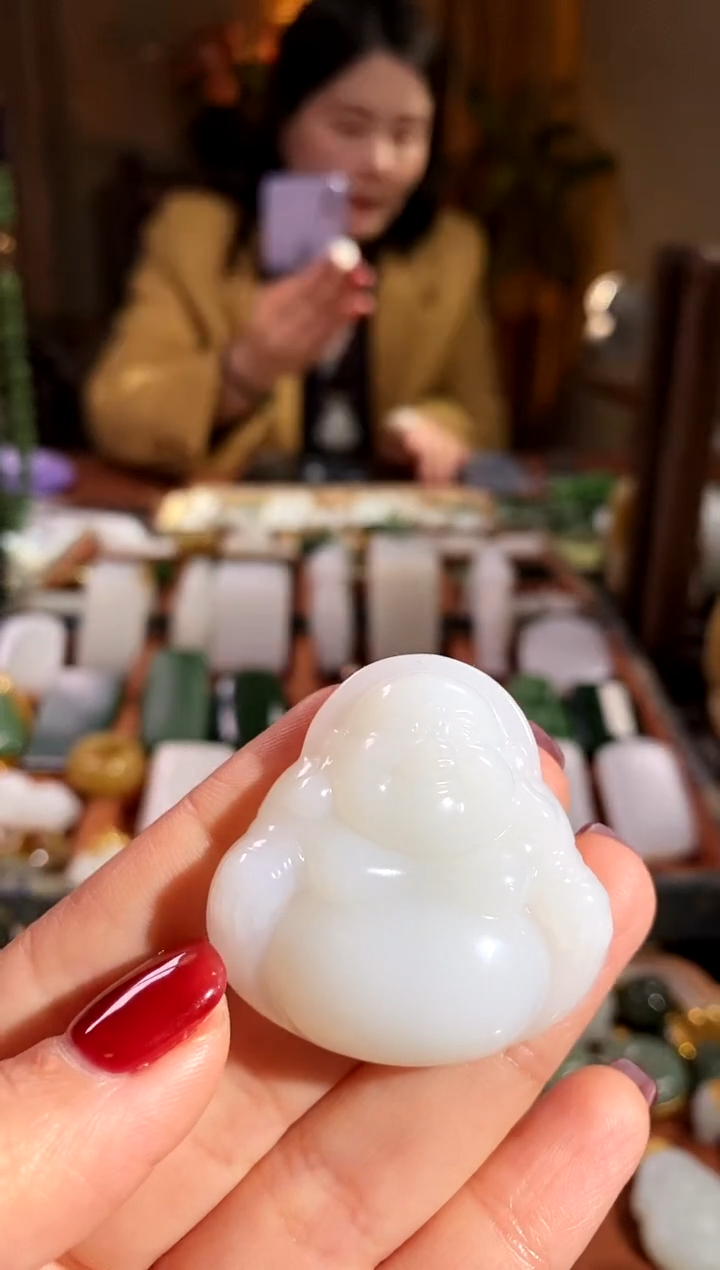 吊坠(赠链)未镶嵌和田玉.