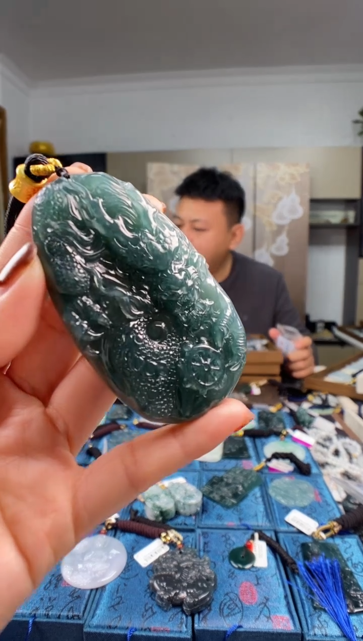 颈饰未镶嵌翡翠多样性发其一