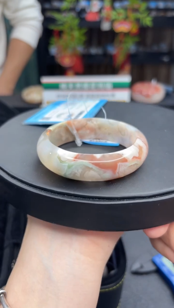 【闪购商品】石英质玉手镯未镶嵌298（54圈）