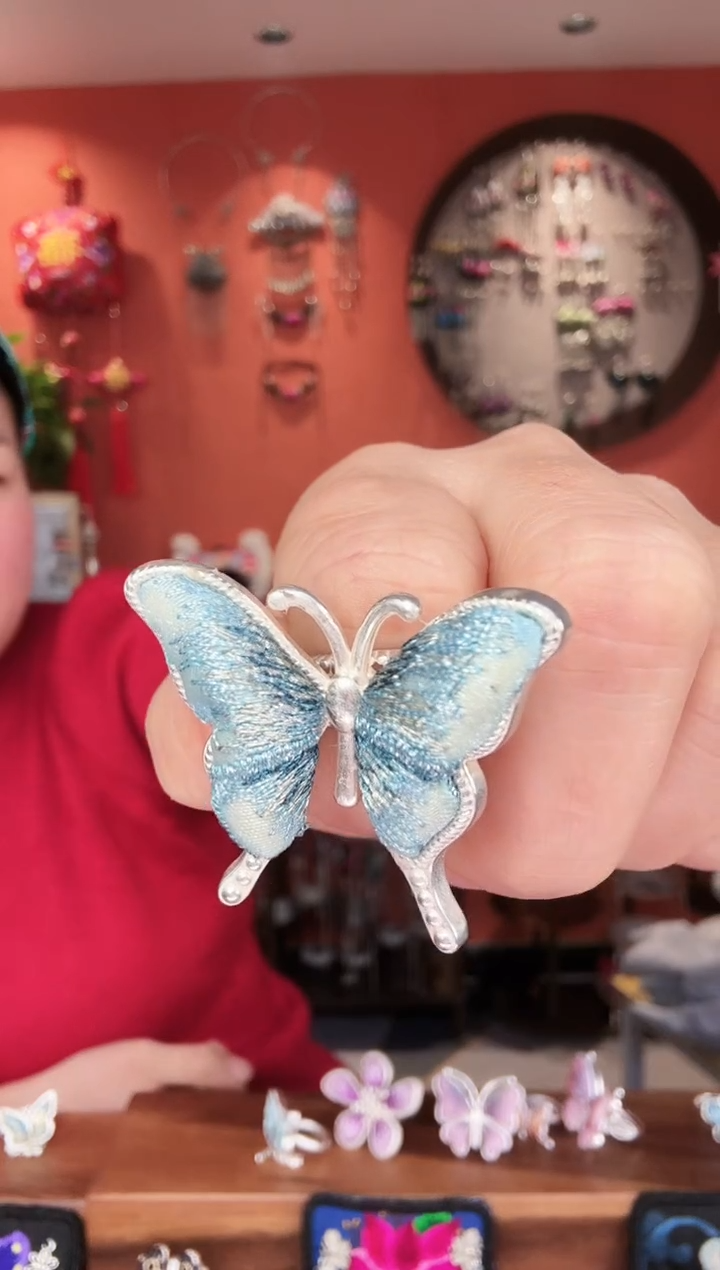 织绣手工苗绣刺绣饰品124