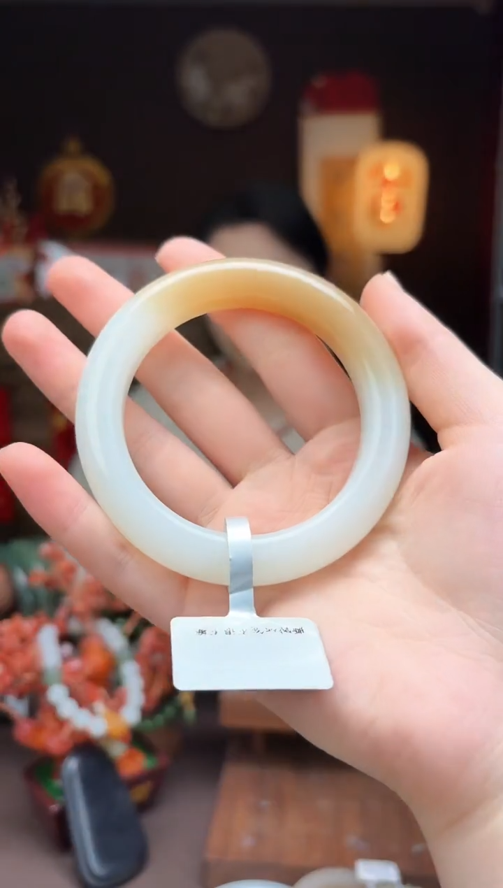 【闪购商品】和田玉c30手镯未镶嵌-