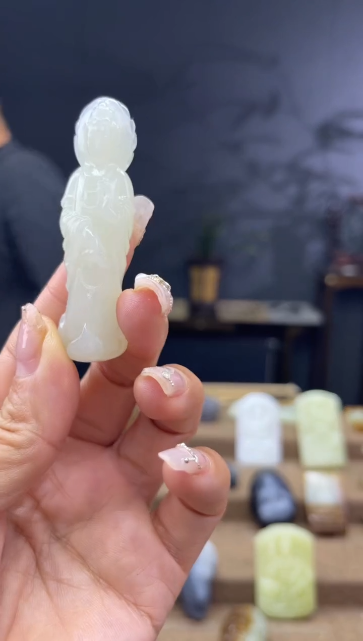 颈饰未镶嵌和田玉1