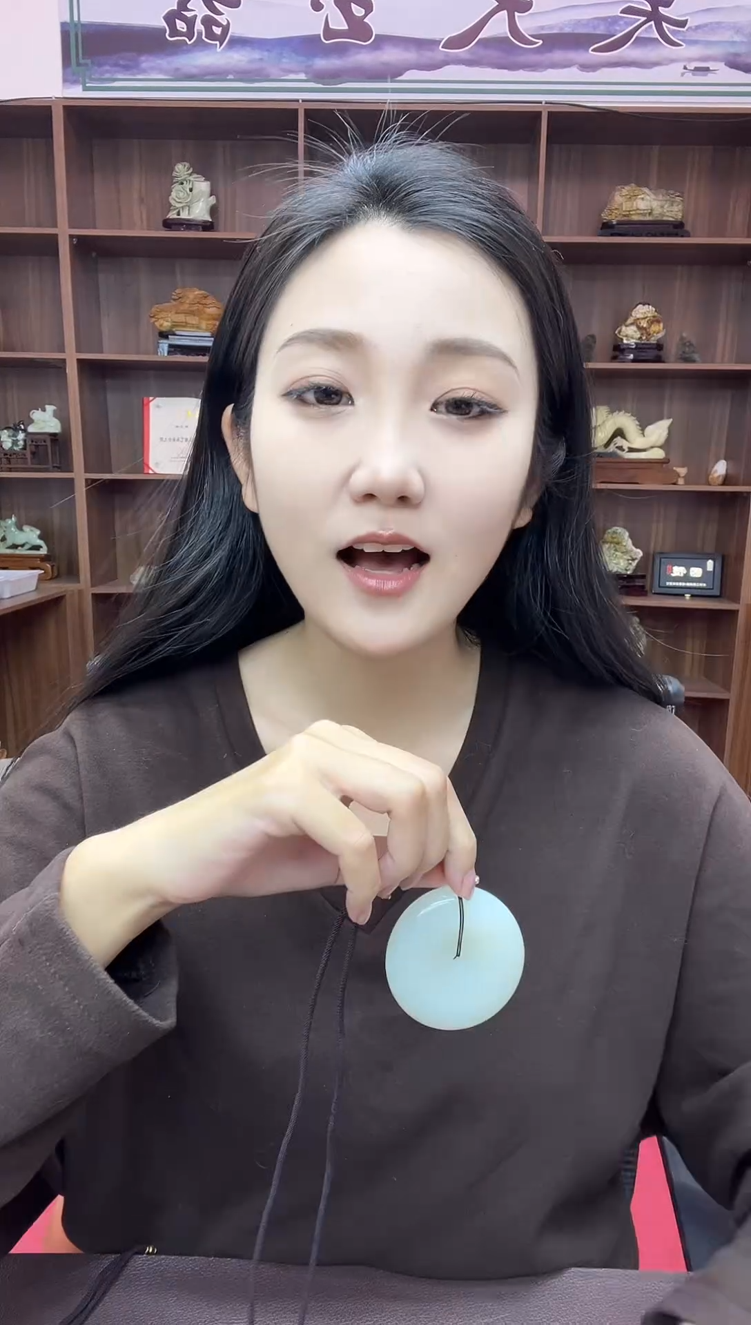 颈饰未镶嵌和田玉吊坠