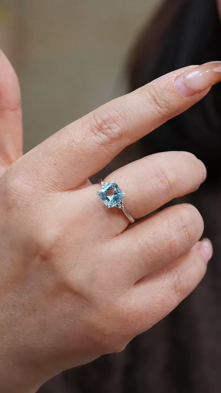 【闪购商品】海蓝宝石戒指18K金镶嵌037