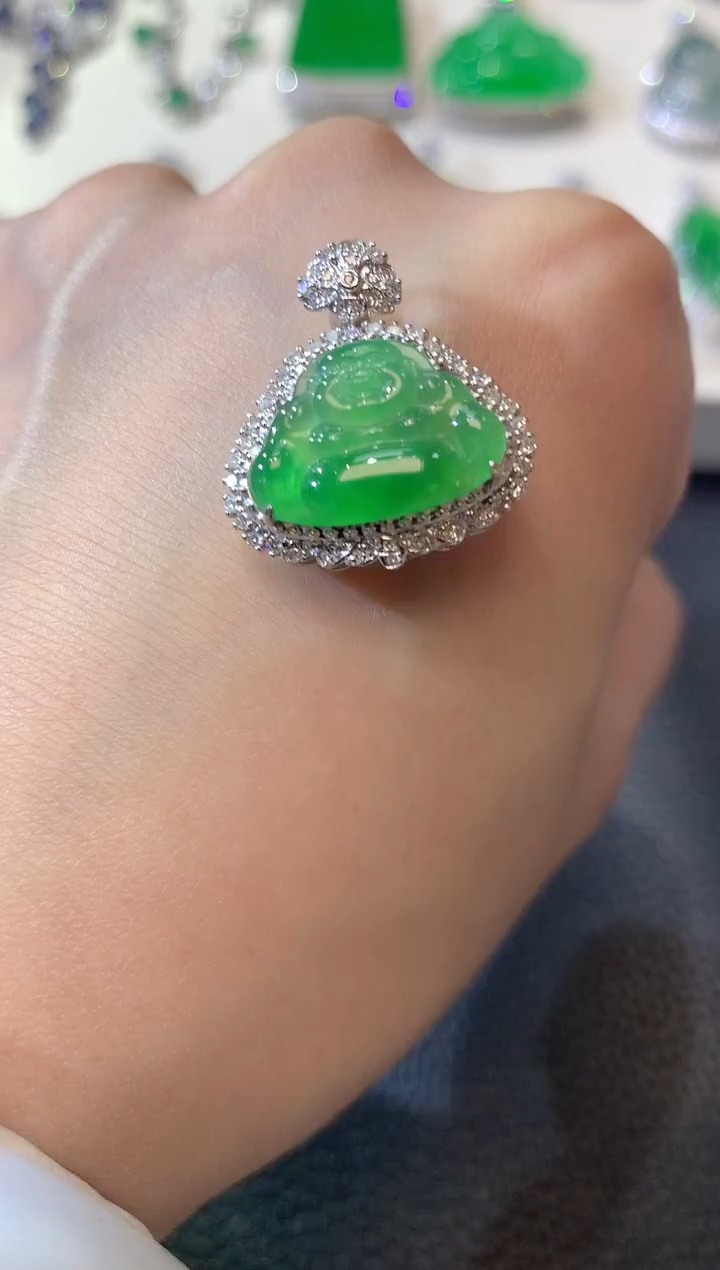 【闪购商品】翡翠吊坠(不含链)18K金镶嵌A80