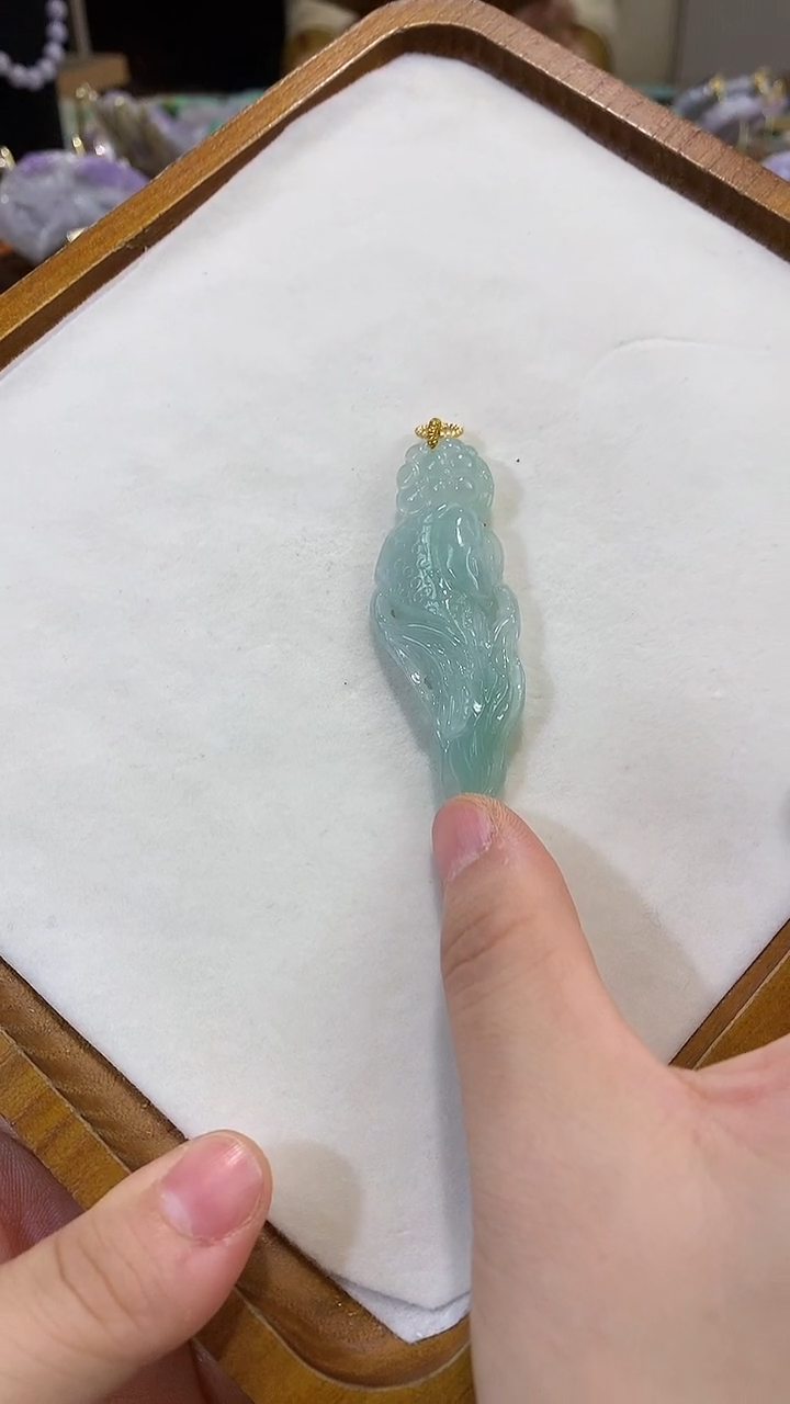 颈饰未镶嵌翡翠吊坠
