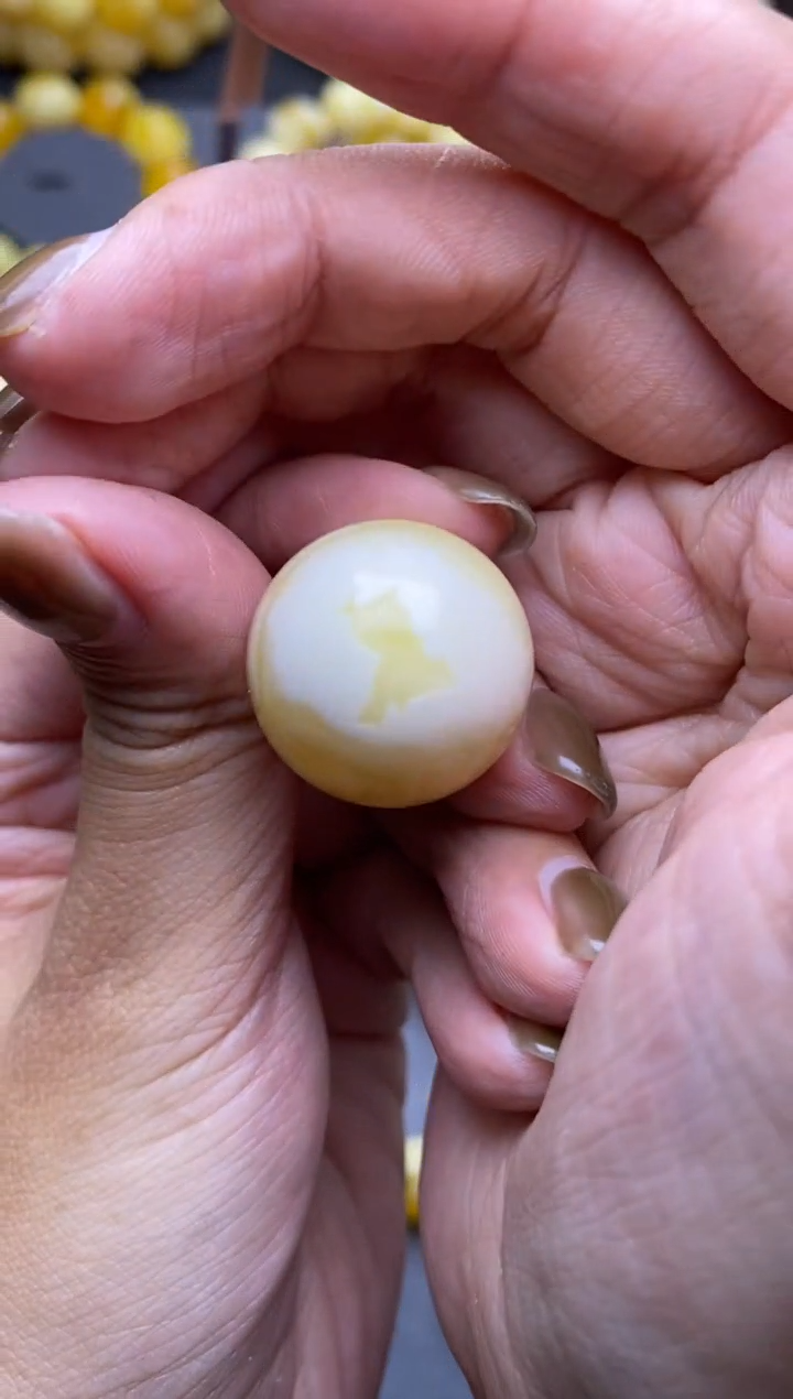 【闪购商品】琥珀裸石未镶嵌大小姐珠宝严选100