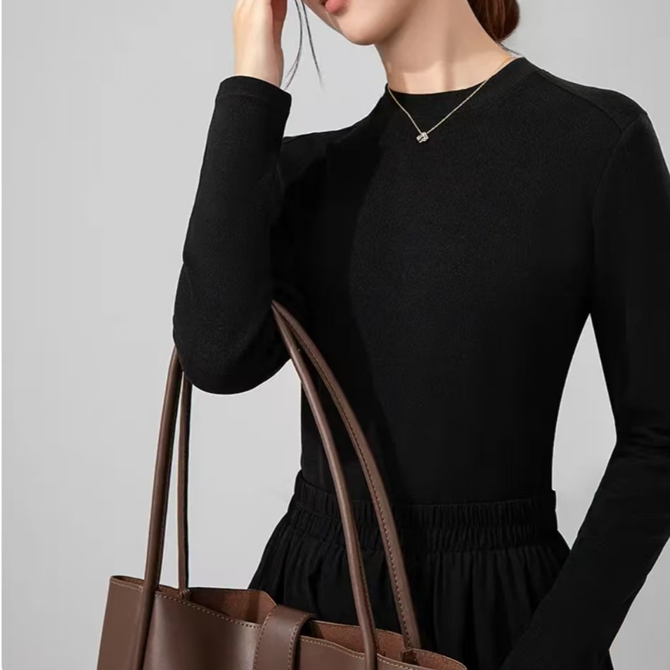 9385-（高级黑）山茶油鱼骨德绒打底衫