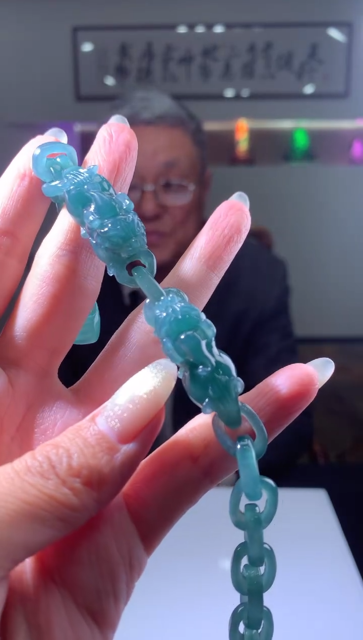 【闪购商品】定制翡翠未镶嵌挂件发货（拍一发一）