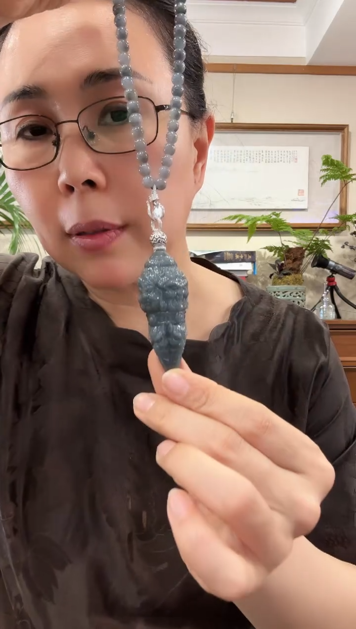 翡翠未镶嵌颈饰国风