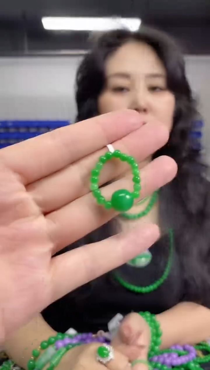 翡翠戒指未镶嵌闪购链接多样性发其一颜色微差