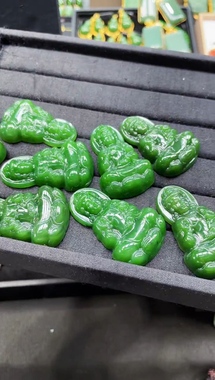 【闪购商品】和田玉吊坠未镶嵌多样性发一微带红皮