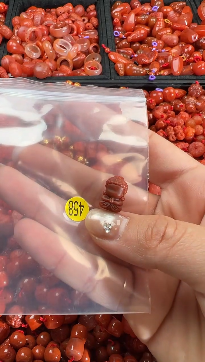 【闪购商品】南红玛瑙颈饰未镶嵌1