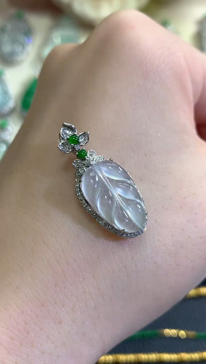 吊坠(不含链)18K金镶嵌翡翠秋日珠宝W31